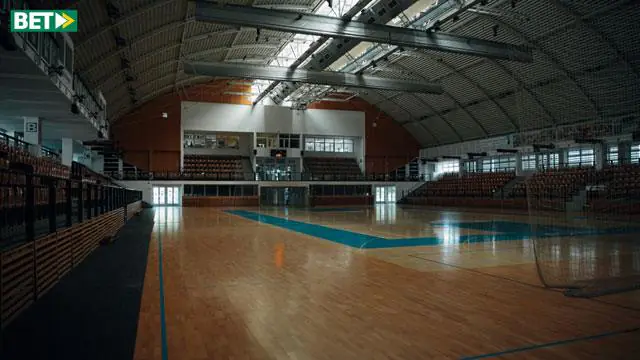 آموزش بازی هندبال + قوانین و روش پیش بینی هندبال زمین هندبال