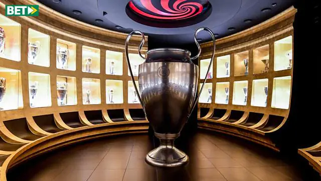 تاریخچه باشگاه میلان به همراه حقایق جذاب این باشگاه موزه افتخارات میلان